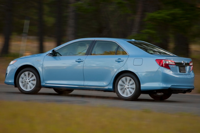 2013 Toyota Camry Hybrid Pictures - 109 Photos | Edmunds