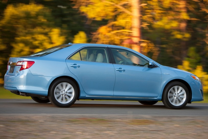 2014 Toyota Camry Hybrid Pictures - 235 Photos | Edmunds
