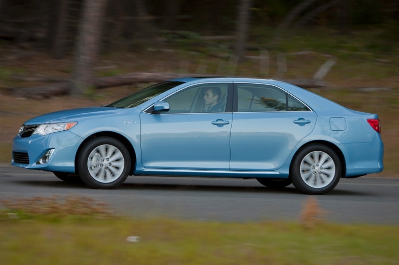 2014 Toyota Camry Hybrid Pictures - 235 Photos | Edmunds