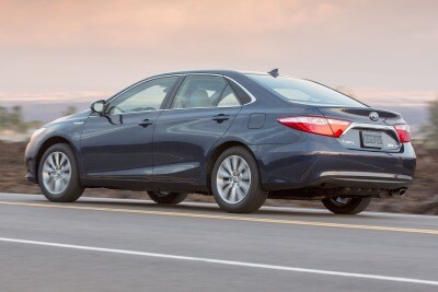 Used 2016 Toyota Camry Hybrid Le Sedan Review Ratings Edmunds 2016 Toyota Camry Hybrid Xle Sedan Exterior Shown
