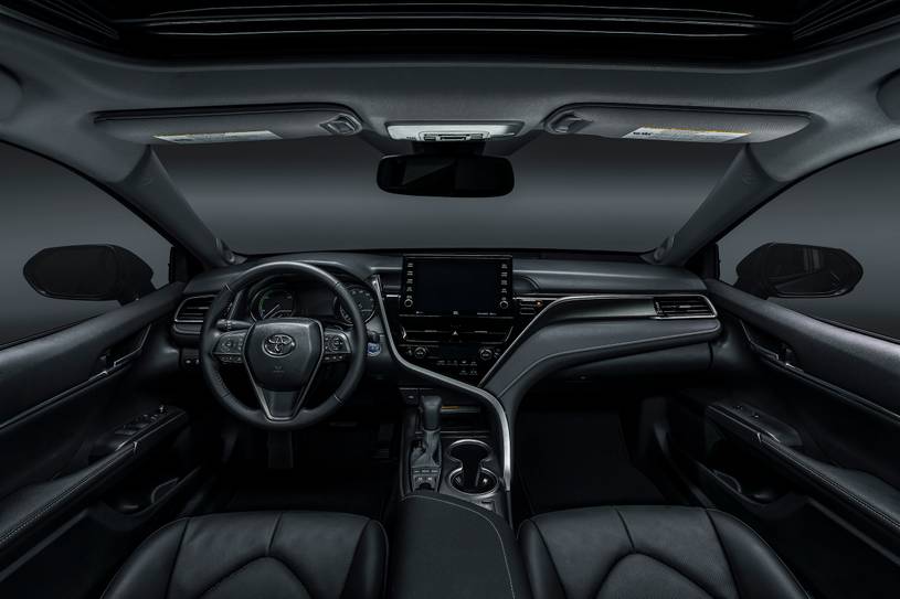 Toyota Camry Hybrid XSE Sedan Dashboard