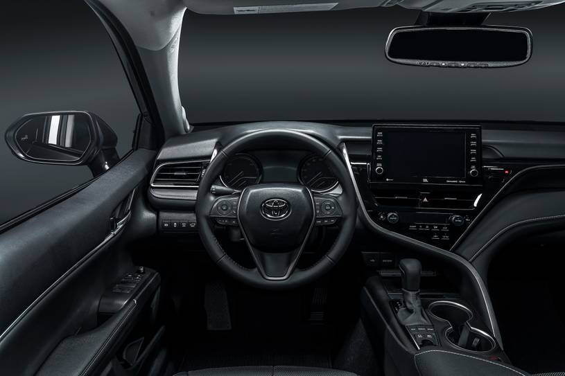 Toyota Camry Hybrid XSE Sedan Steering Wheel Detail