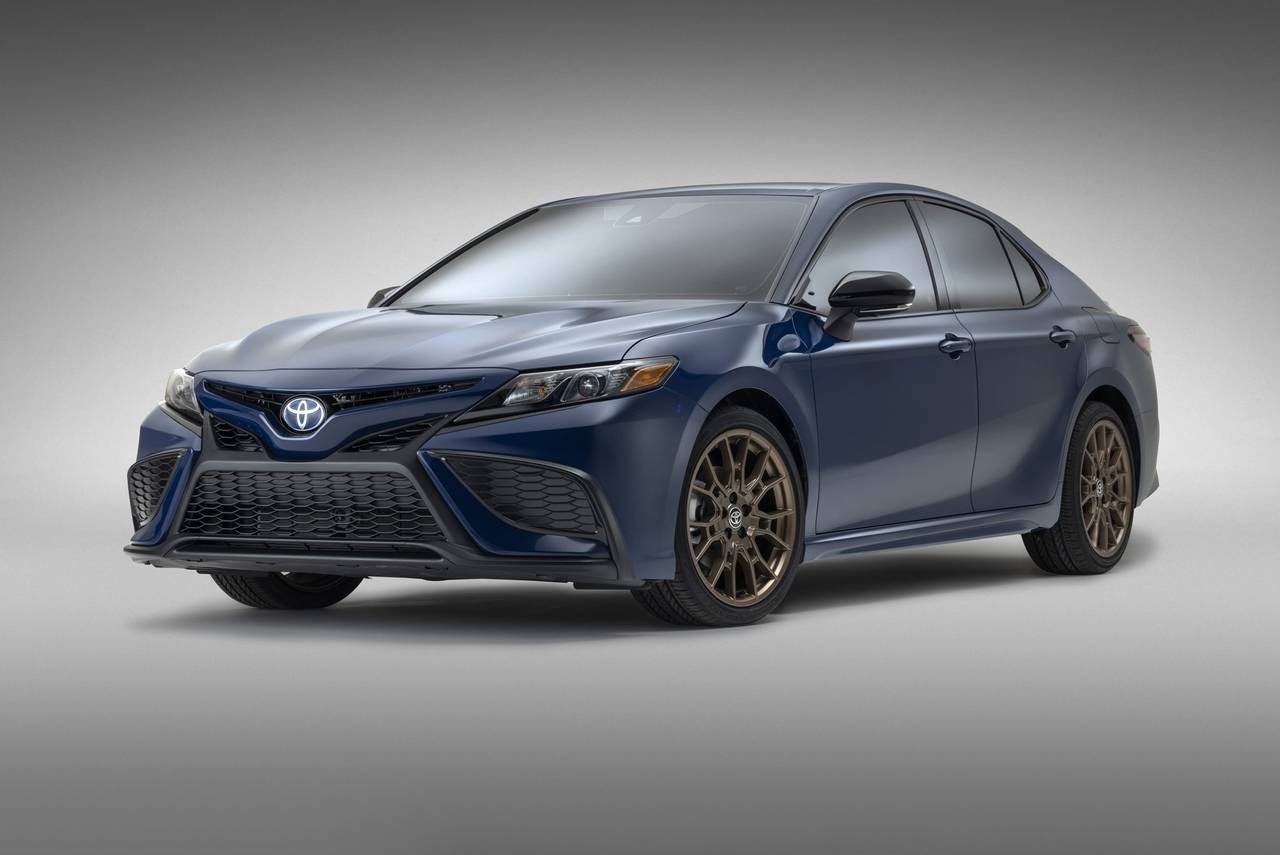 2022 toyota camry hybrid