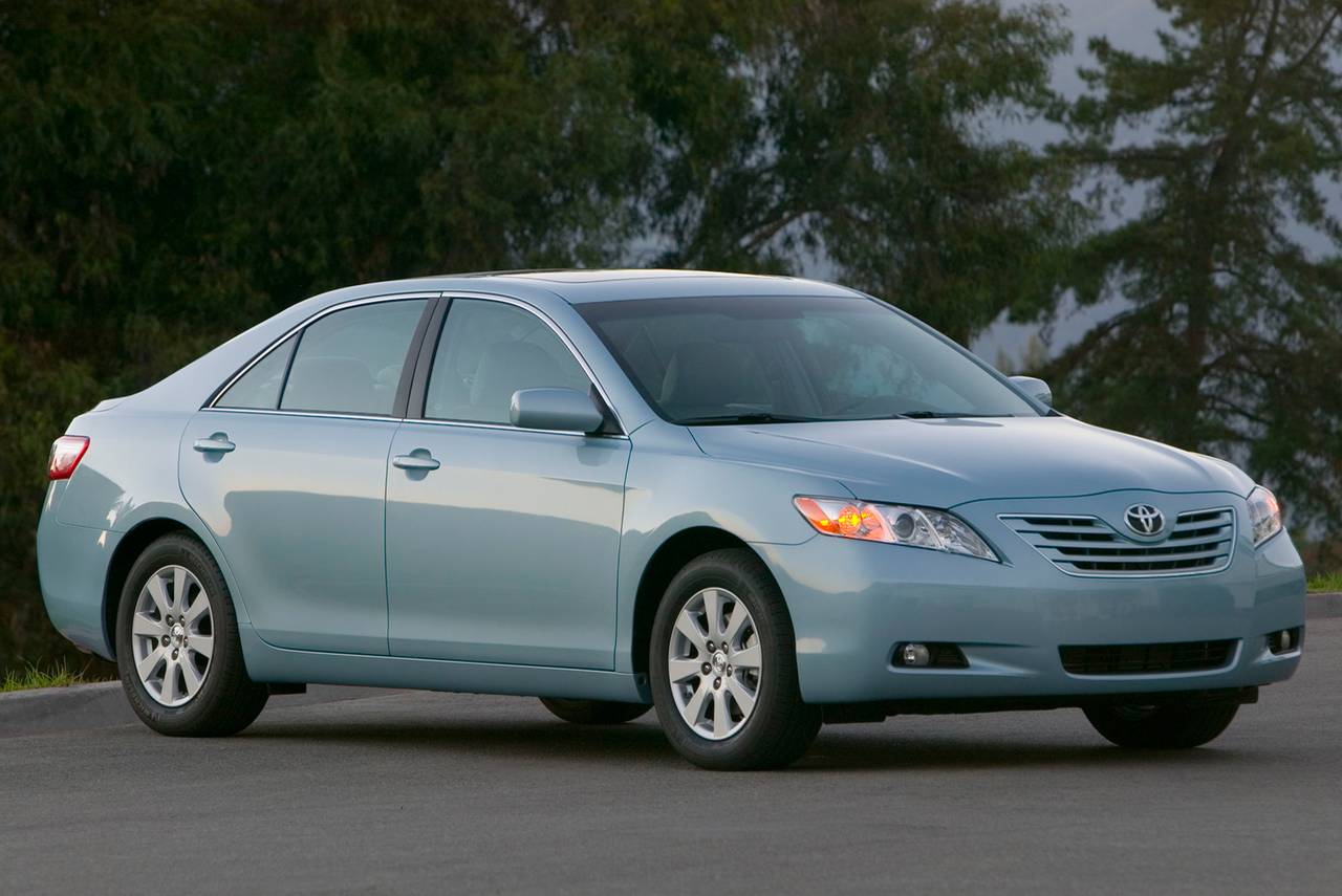 2007_toyota_camry_sedan_xle-v6_fq_oem_4_1280x855.jpg