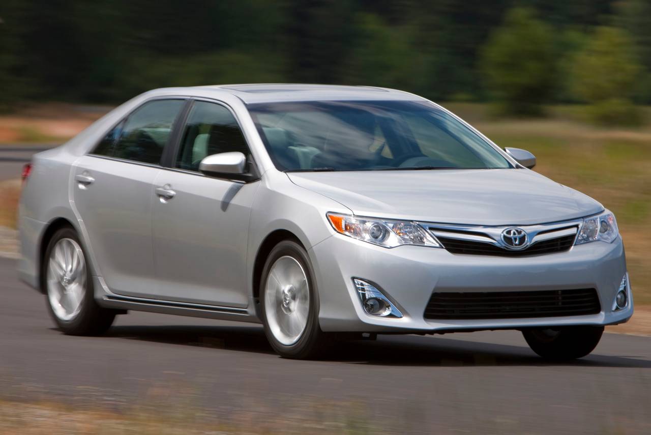 2012_toyota_camry_sedan_xle_fq_oem_9_1280x855.jpg
