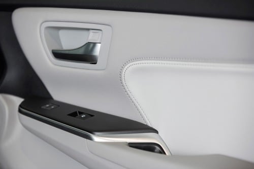 2015 Toyota Camry Sedan XLE Interior Detail