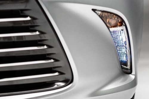 2015 Toyota Camry Sedan XLE DRL Detail