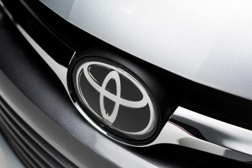2016 Toyota Camry XLE Sedan Front Badge