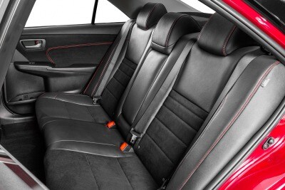 Used 2016 Toyota Camry Pictures 427 Photos Edmunds 2016 Toyota Camry Xse Sedan Rear Interior