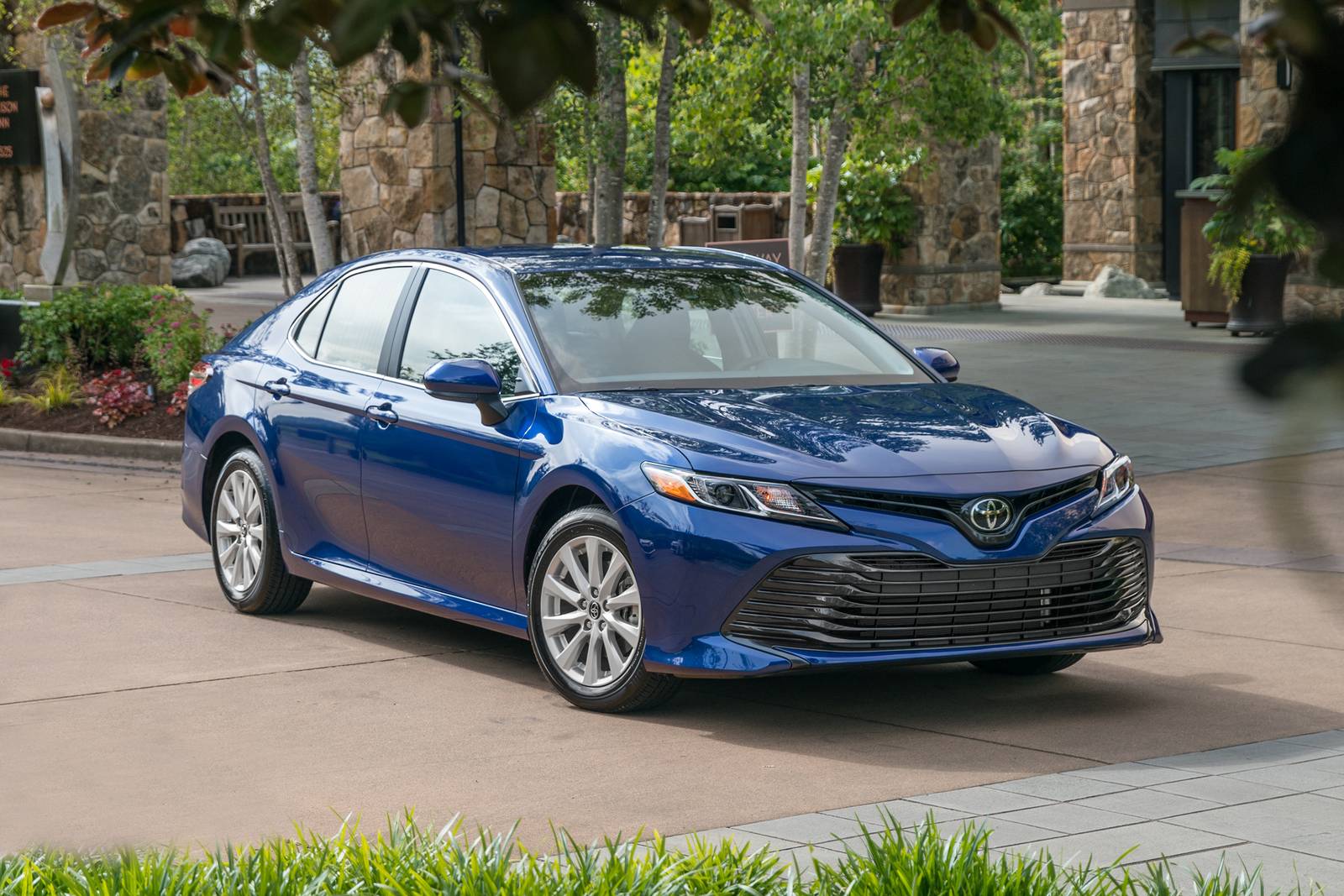 2019 Toyota Camry Prices, Reviews, and Pictures | Edmunds