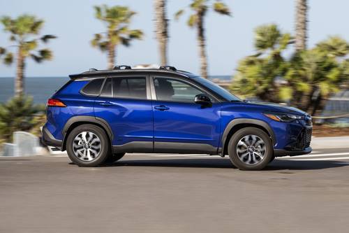 2025 Toyota Corolla Cross Hybrid SE 4dr SUV Profile