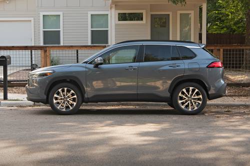 Toyota Corolla Cross XLE 4dr SUV Profile
