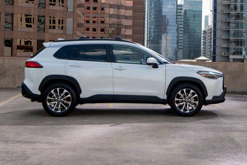 2025 Toyota Corolla Cross XLE 4dr SUV Profile