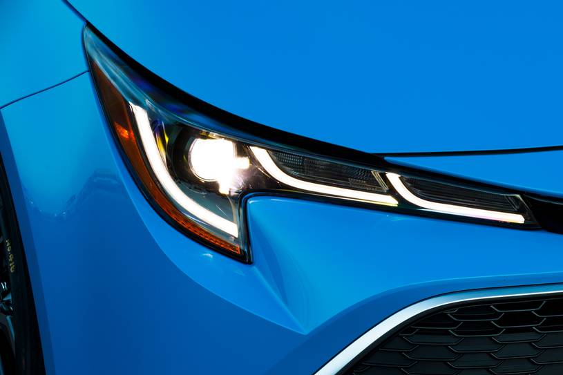 2020 Toyota Corolla Hatchback Pictures 124 Photos Edmunds