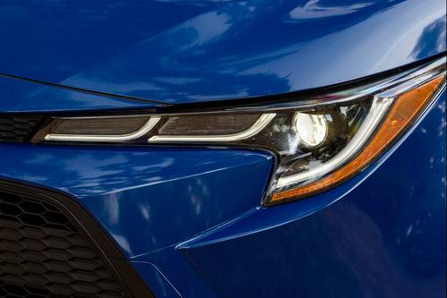 Toyota Corolla Hybrid LE Sedan Headlamp Detail