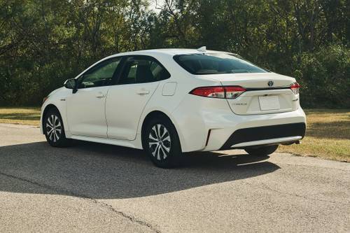 Toyota Corolla Hybrid LE Sedan Exterior