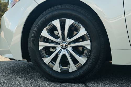 Toyota Corolla Hybrid LE Sedan Wheel
