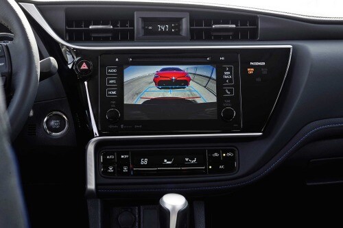 Toyota Corolla iM 4dr Hatchback Center Console