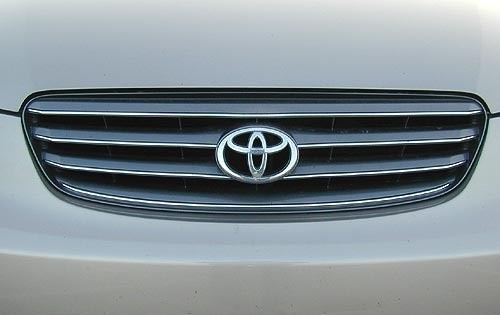 2003 Toyota Corolla Front Grill and Badging