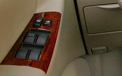 2005 Toyota Corolla LE Window Controls