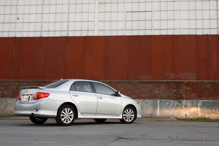 09 Toyota Corolla S Road Test Edmunds
