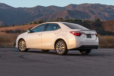 2017 Toyota Corolla Xle Sedan Features Specs Edmunds 2017 Toyota Corolla Le Eco W Premium Package Sedan Exterior