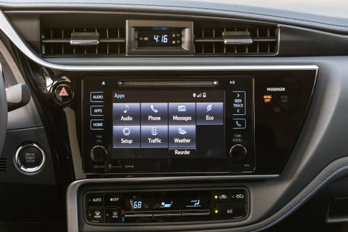 Toyota Corolla SE Sedan Center Console