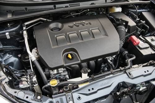 Toyota Corolla SE Sedan 1.8L I4 Engine