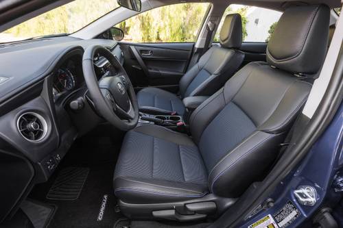 Toyota Corolla SE Sedan Interior
