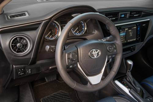 Toyota Corolla XSE Sedan Steering Wheel Detail