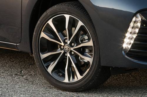 Toyota Corolla XSE Sedan Wheel