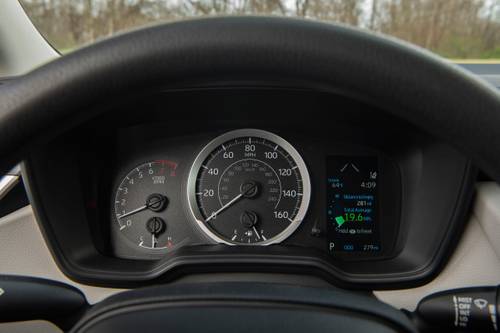 Toyota Corolla LE Sedan Gauge Cluster