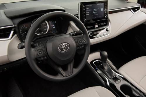 Toyota Corolla LE Sedan Steering Wheel Detail