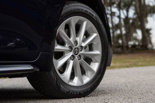 Toyota Corolla XLE Sedan Wheel