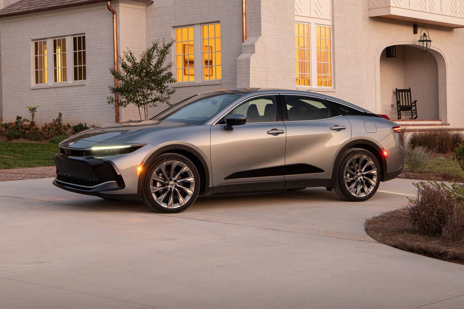 2024 Toyota Crown Prices, Reviews, and Pictures | Edmunds
