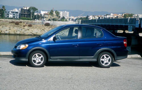 thumbnail interactive-video image 1 of 2 Rear Wheel Hub Bearings For Toyota Echo 2000-2005 Base 1.5L - 4 Lug 1 of 3