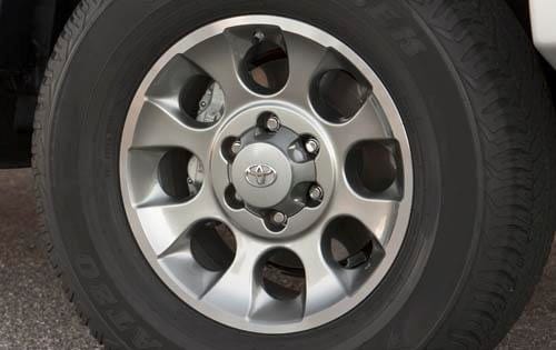 2012 Toyota FJ Cruiser Wheel Detail