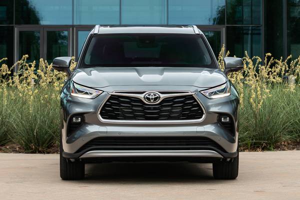 2025 Toyota Highlander Hybrid Review
