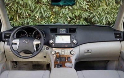 Used 2010 Toyota Highlander Pictures 134 Photos Edmunds 2010 Toyota Highlander Limited Interior