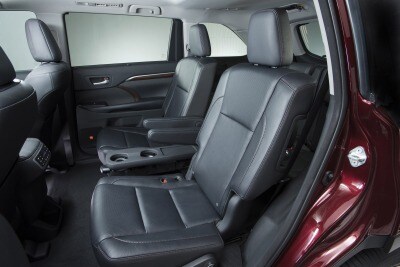 Used 2016 Toyota Highlander Xle Suv Review Ratings Edmunds 2016 Toyota Highlander Limited Platinum 4dr Suv Rear Interior