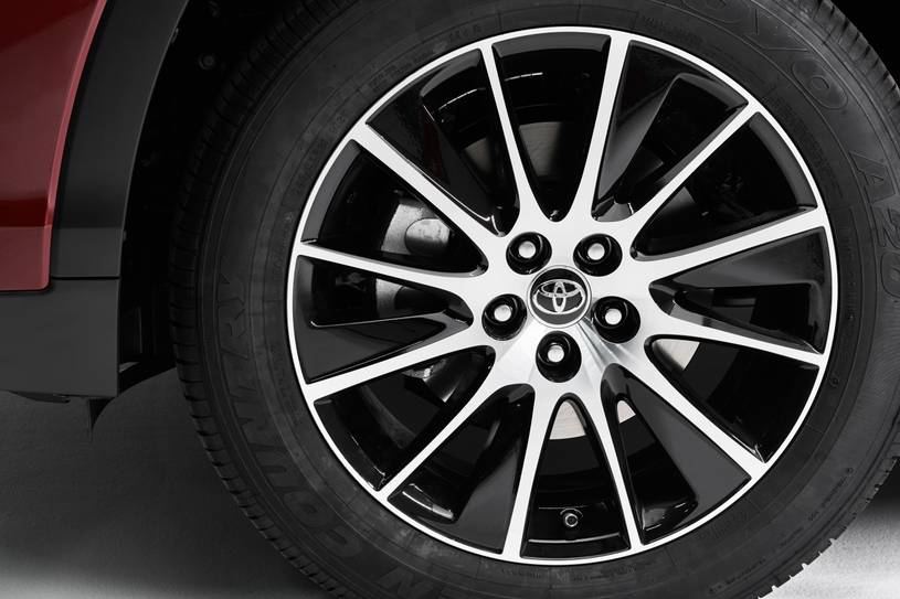 Toyota Highlander SE 4dr SUV Wheel