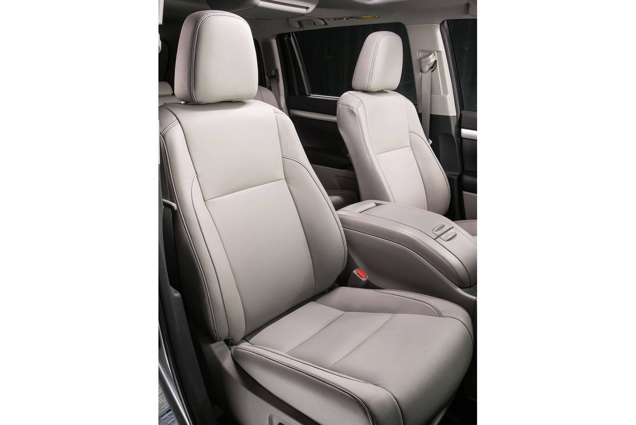 2017 Toyota Highlander Pricing For Edmunds Toyota Highlander Xle 4dr Suv Interior Shown