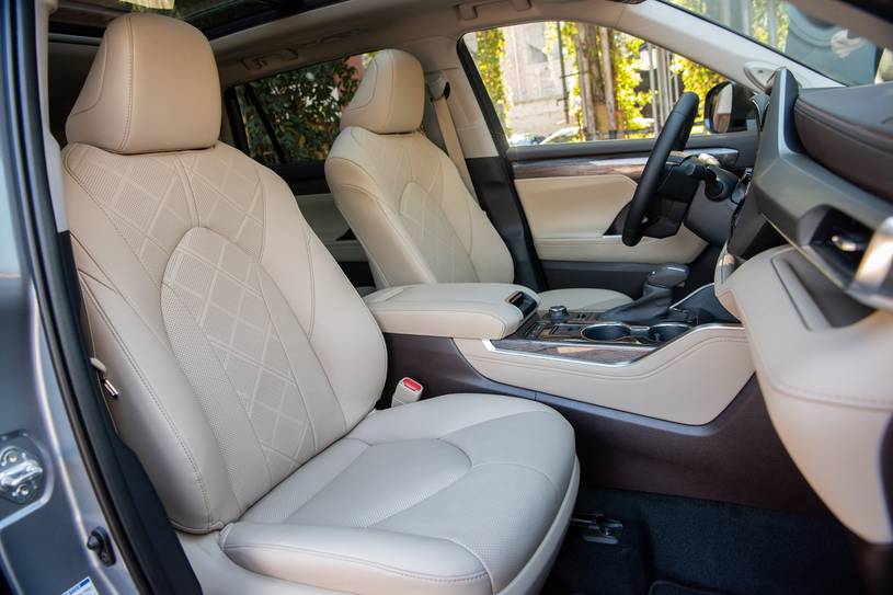 Toyota Highlander Platinum 4dr SUV Interior Shown