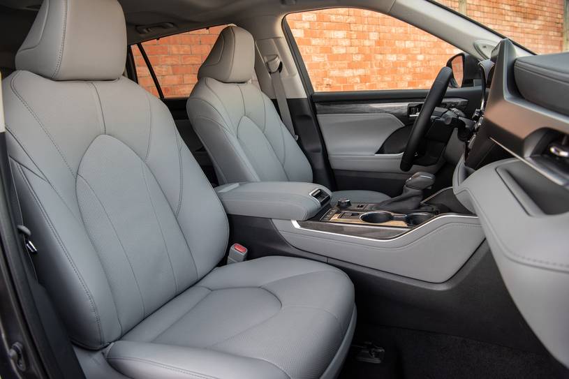 Toyota Highlander Platinum 4dr SUV Interior