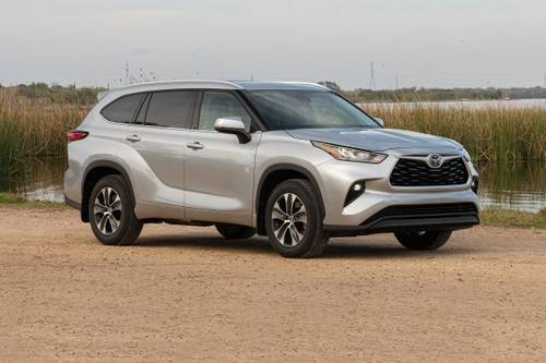 Toyota Highlander XLE 4dr SUV Exterior Shown