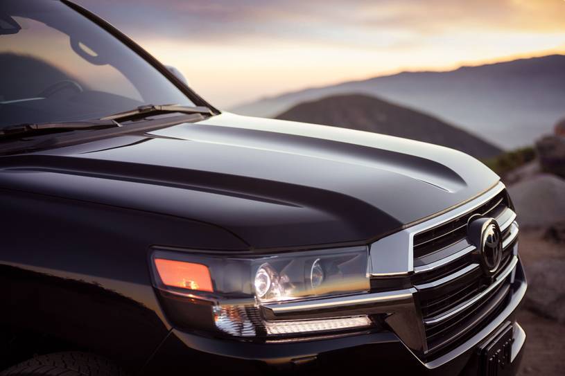2020 Toyota Land Cruiser Pictures 47 Photos Edmunds