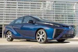 2016 Toyota Mirai Pictures - 70 Photos | Edmunds