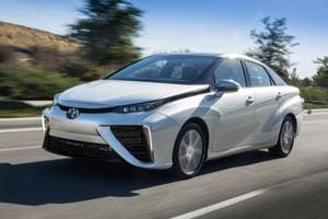 2017 Toyota Mirai Pictures - 79 Photos | Edmunds