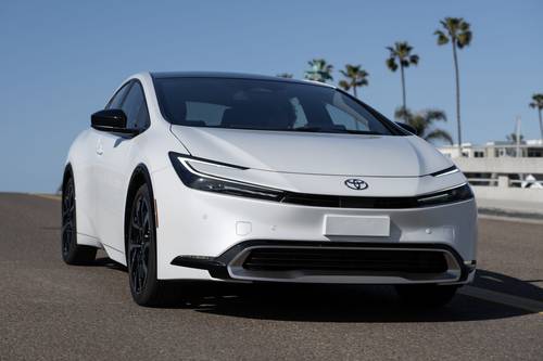 2025 Toyota Prius Plug-In Hybrid XSE Premium 4dr Hatchback Exterior Shown