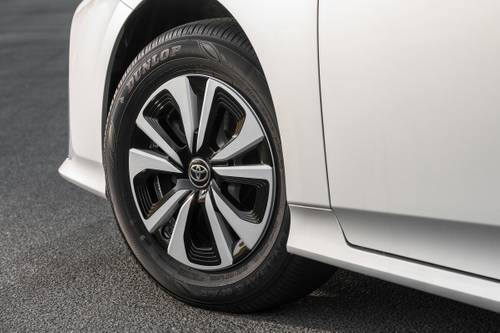 Toyota Prius Prime Premium 4dr Hatchback Wheel